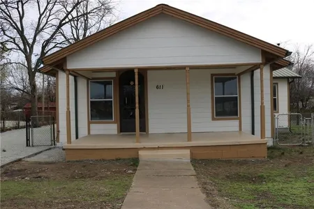House for Sale at 611 W Strothers Avenue, Seminole,  OK 74868