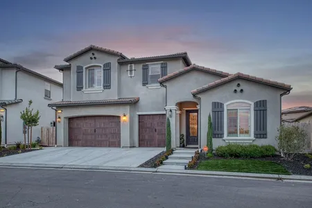 House for Sale at 11073 N Via Pavena Drive, Fresno,  CA 93730-7097