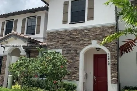 Townhouse for Sale at 24848 Sw 116th Ave, Homestead,  FL 33032