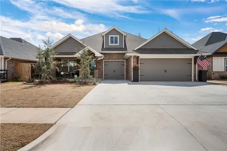 House for Sale at 620 E Barajas Trail Terrace, Mustang,  OK 73064