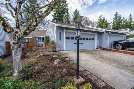 Townhouse for Sale at 15965 Sw Brentwood Ct, Portland,  OR 97224