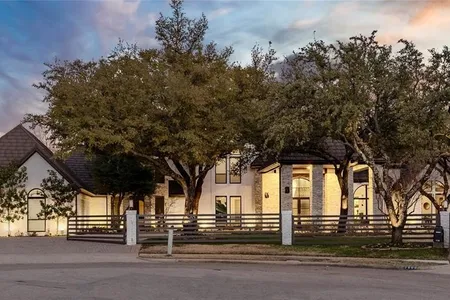 House for Sale at 5600 Plantation Circle, Plano,  TX 75093