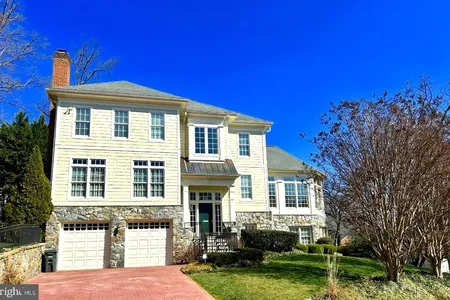 House for Sale at 3807 Wakefield St N, Arlington,  VA 22207