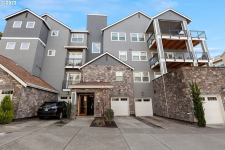 Condo for Sale at 11706 Se Crested Eagle Ln, Happyvalley,  OR 97086