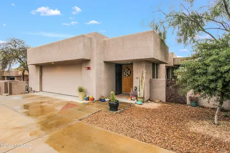 House for Sale at 27 S Shadow Creek Place, Tucson,  AZ 85748