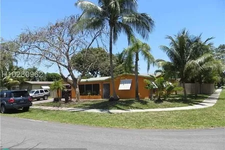 House for Sale at 810 Nw 8th Av, Dania Beach,  FL 33004