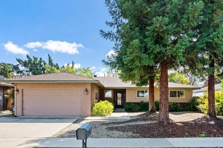 House for Sale at 3317 E Vartikian Avenue, Fresno,  CA 93710-5930