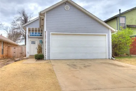 House for Sale at 516 Stoneridge Drive, Moore,  OK 73160