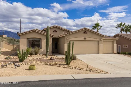 House for Sale at 60899 E Eagle Heights Drive, Saddlebrooke,  AZ 85739