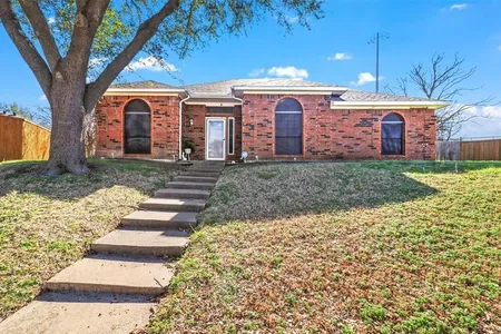 House for Sale at 549 Kelsie Court, Desoto,  TX 75115