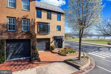Townhouse for Sale at 101 Quay St, Alexandria,  VA 22314