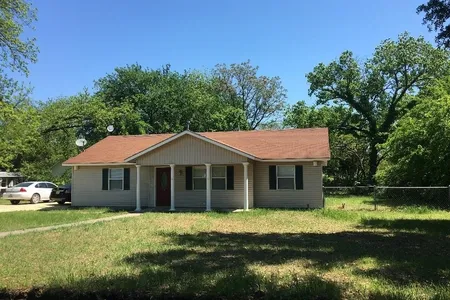 House for Sale at 205 N Ave N, Clifton,  TX 76634