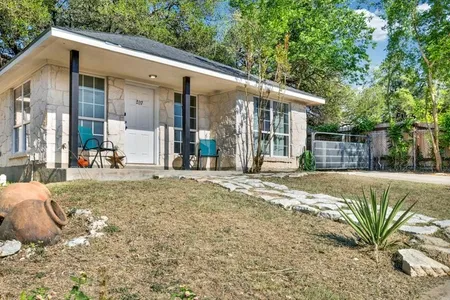 House for Sale at 207 Creek St, Fredericksburg,  TX 78624