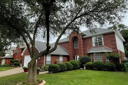 House for Sale at 4312 Vine Ridge Court, Arlington,  TX 76017