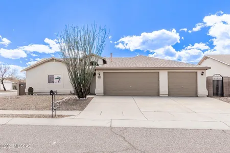 House for Sale at 8086 E Ragweed Drive, Tucson,  AZ 85710