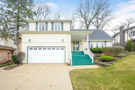 House for Sale at 1071 Candlewood Drive, Downers Grove,  IL 60515