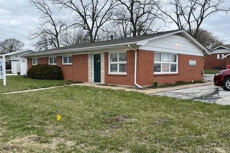 Unit for sale at 691 East Cherry Street, Troy, MO 63379