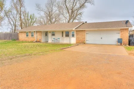 House for Sale at 870 S Cemetery Road #2940, Tuttle,  OK 73089