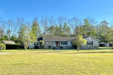 House for Sale at 66 Ranch Rd., Douglas,  GA 31535