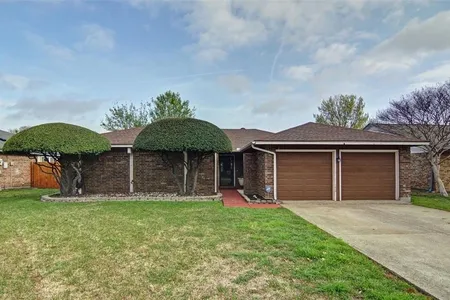 House for Sale at 2666 Carrington Lane, Grand Prairie,  TX 75052
