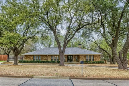 House for Sale at 1319 S Greenstone Lane, Duncanville,  TX 75137