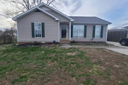 Townhouse for Sale at 560 Anita Dr, Clarksville,  TN 37042