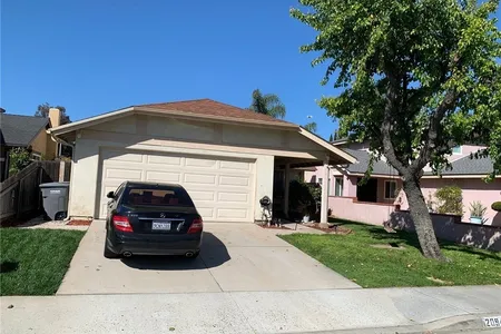 House for Sale at 20945 N Hampton Way, Lake Forest,  CA 92630