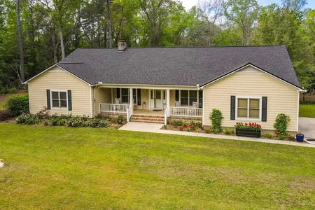 House for Sale at 33 Deer Ridge Trail, Thomasville,  GA 31792