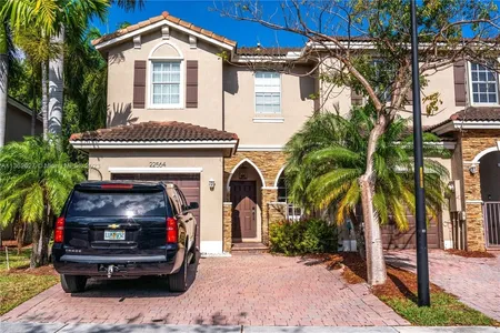 Townhouse for Sale at 22564 Sw 89th Ct, Cutler Bay,  FL 33190