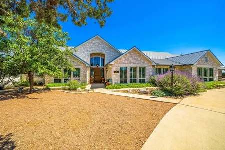 House for Sale at 117 Spyglass Circle, Kerrville,  TX 78028