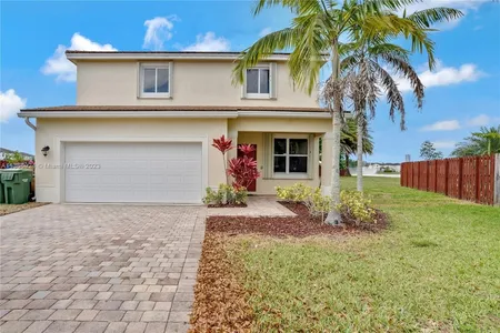 House for Sale at 402 Se 30th Ter, Homestead,  FL 33033