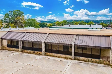 Unit for sale at 511 N McFarland St, Kerrville, TX 78028