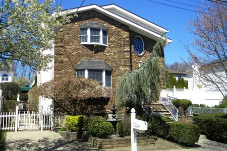 Unit for sale at 135 Camden Avenue, Staten Island, NY 10309