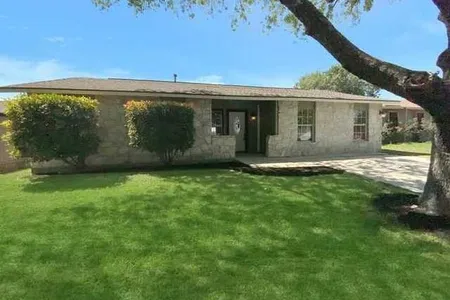 House for Sale at 325 Vivian Dr, Converse,  TX 78109-1109