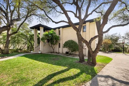 Unit for sale at 13 Camwood Trail, The Hills, TX 78738