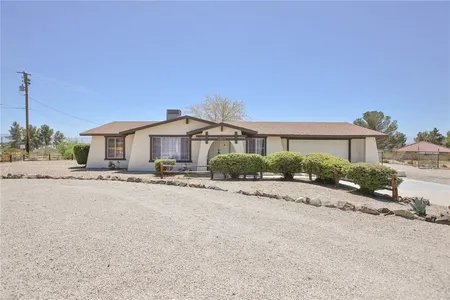 House for Sale at 19015 Siskiyou Rd, Apple Valley,  CA 92307