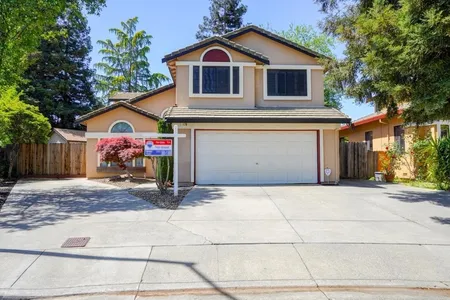House for Sale at 178 Nantucket Circle, Vacaville,  CA 95687