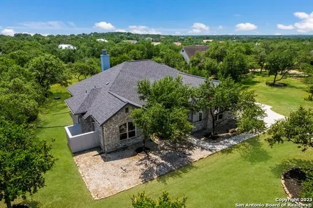 House for Sale at 166 Winding View, New Braunfels,  TX 78132
