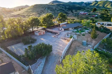 House for Sale at 11035 Darling Road, Agua Dulce,  CA 91390