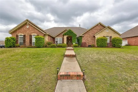 House for Sale at 1600 Pecan Crossing Drive, Shawnee,  OK 74804