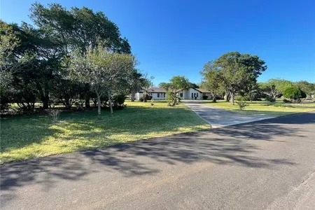 House for Sale at 415 Windsor Lane, New Braunfels,  TX 78132