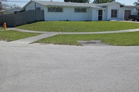 House for Sale at 10900 Sw 176th St, Miami,  FL 33157