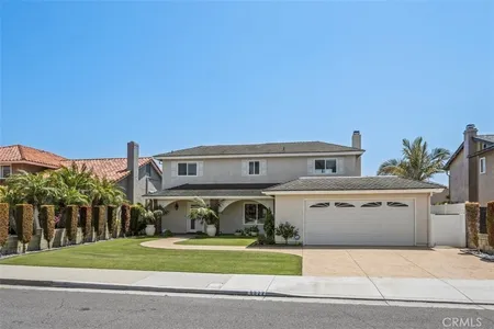 House for Sale at 6822 Auburn Drive, Huntington Beach,  CA 92647