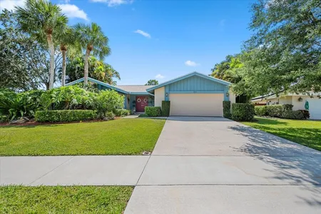 House for Sale at 857 Brightwood Way, Wellington,  FL 33414