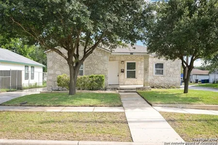House for Sale at 1938 W Mistletoe Ave, San Antonio,  TX 78201-5324