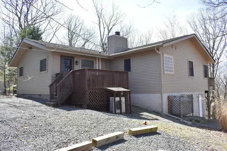 Unit for sale at 518 Maple Ridge Drive, Lords Valley, PA 18428