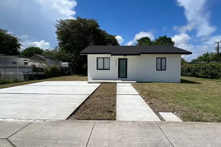 House for Sale at 10351 Sw 184th St, Cutler Bay,  FL 33157
