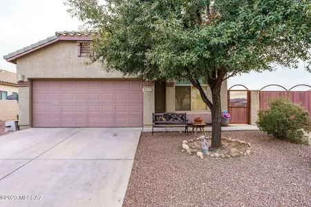 House for Sale at 5747 W Cortaro Crossing Drive, Marana,  AZ 85742