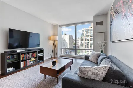 Unit for sale at 166 W 18th St #7D, New York, NY 10011