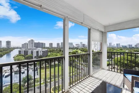 Condo for Sale at 3375 N Country Club Dr #1104, Aventura,  FL 33180